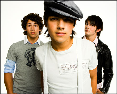 jonas brothers pictures demeanor